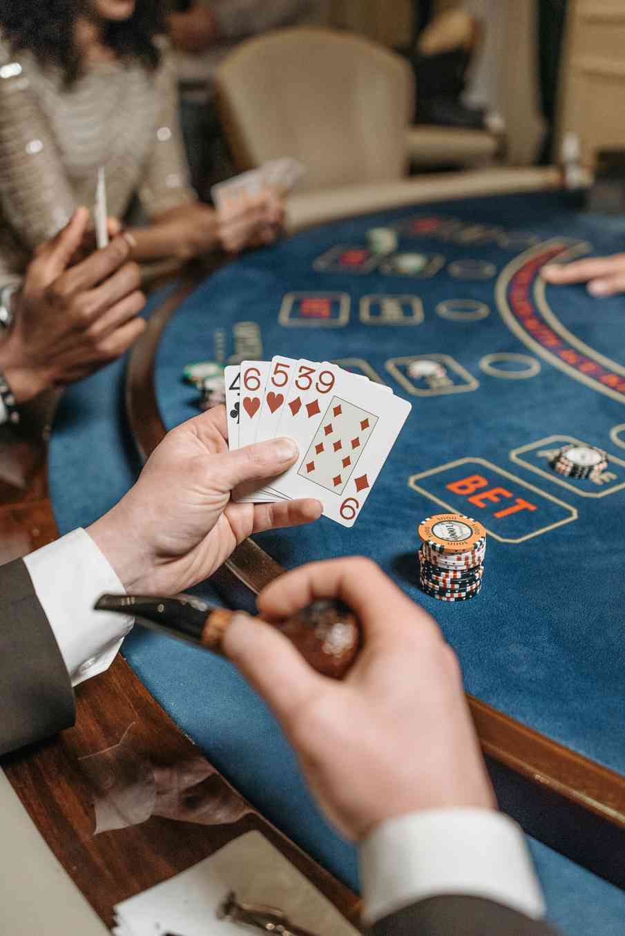 Split aces casino